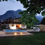 Ξενοδοχείο με διαμερίσματα Aqua Domus 4*